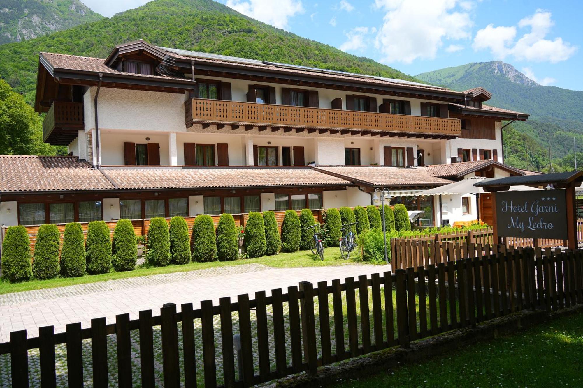 Hotel Garni My Ledro ピエーヴェ・ディ・レードロ エクステリア 写真
