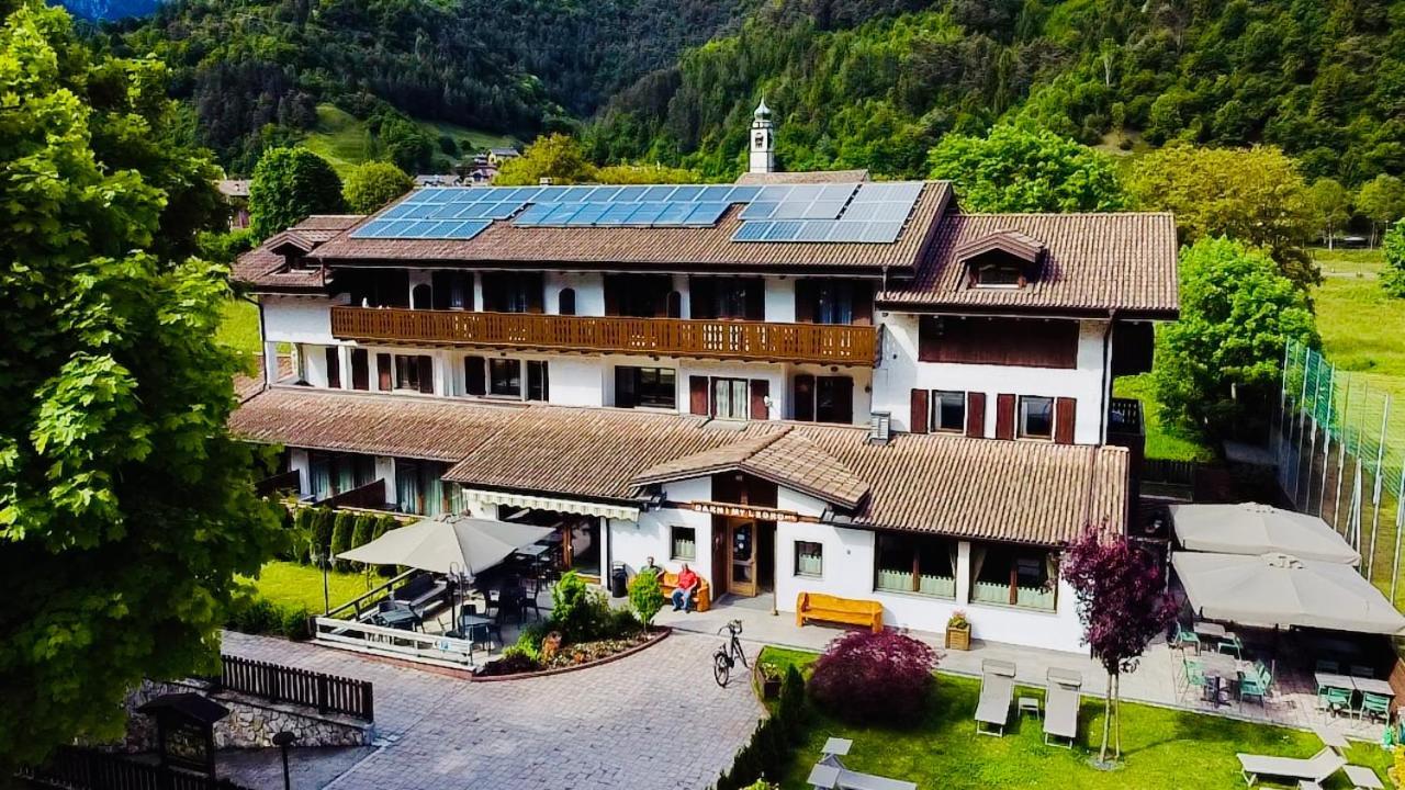Hotel Garni My Ledro ピエーヴェ・ディ・レードロ エクステリア 写真