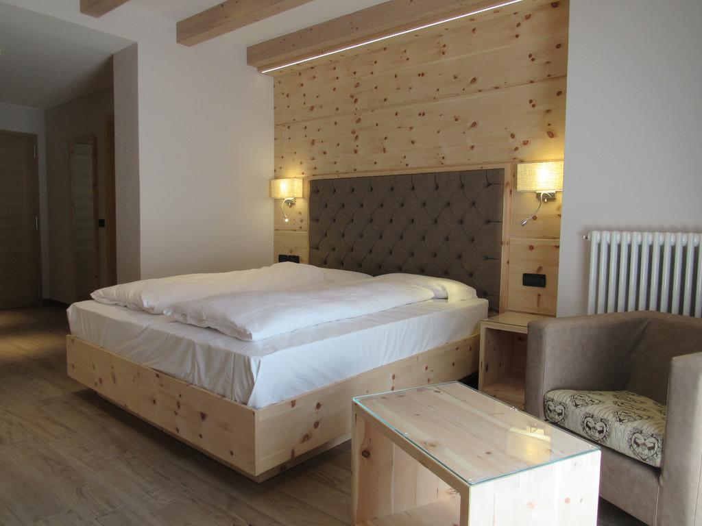Hotel Garni My Ledro ピエーヴェ・ディ・レードロ エクステリア 写真